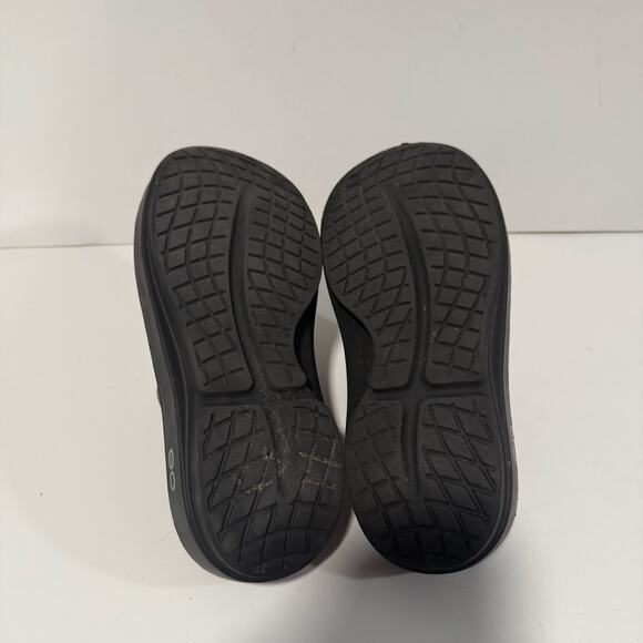 Oofos Women's OOClog Mule Clog Slip On Closed Toe Black 6 - Picture 4 of 7